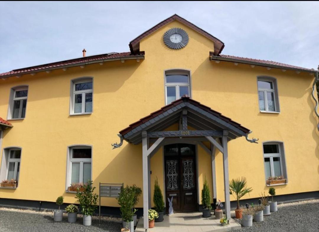 Haus Eveline - Ferienwohnungen Unterhalb Der Wartburg - Айзенах Екстериор снимка