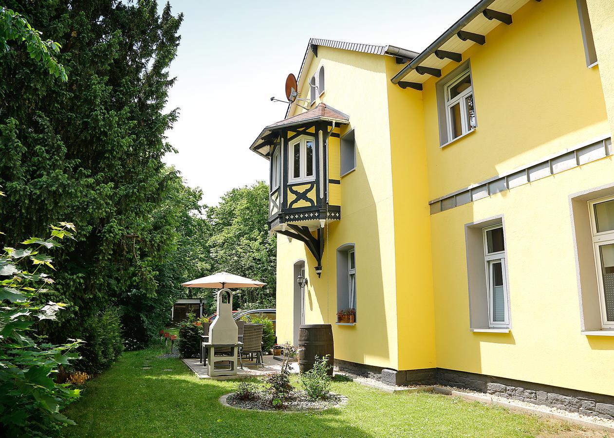 Haus Eveline - Ferienwohnungen Unterhalb Der Wartburg - Айзенах Екстериор снимка