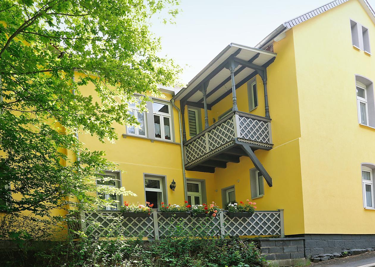 Haus Eveline - Ferienwohnungen Unterhalb Der Wartburg - Айзенах Екстериор снимка